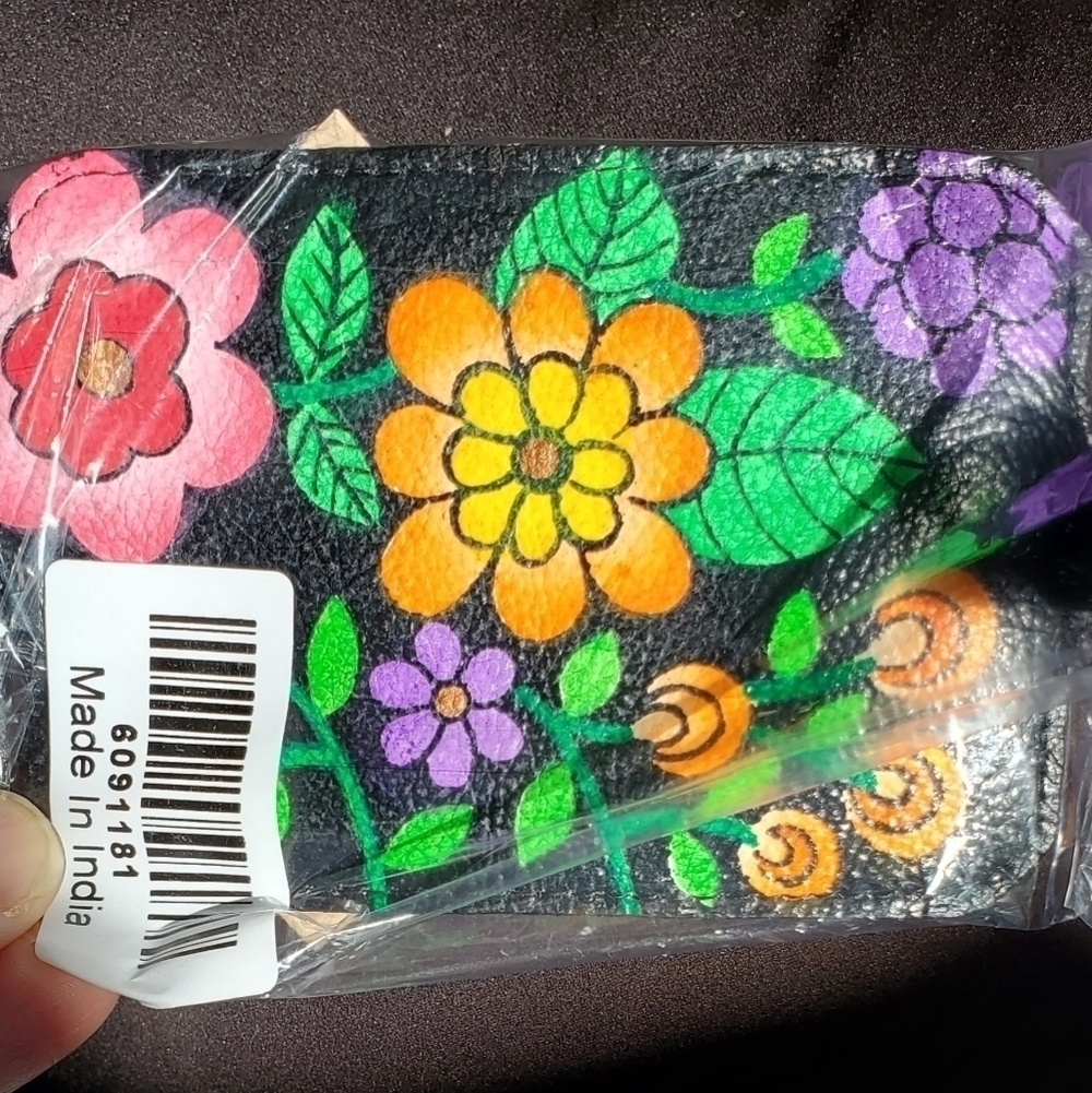 Sukriti Genuine Leather Hand Painted Luggage Tag - Picture 2 of 7